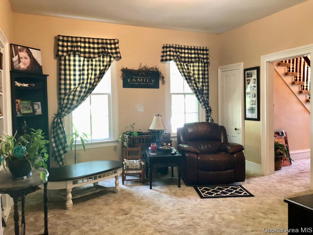 11011 Schone Road Tallula, IL 62688 - Photo 4 of 15 Gallery Image 4