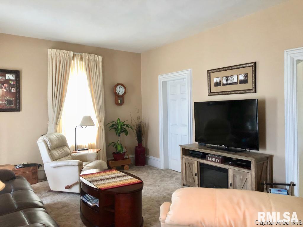 11011 Schone Road Tallula, IL 62688 - Photo 7 of 15 Gallery Image 7