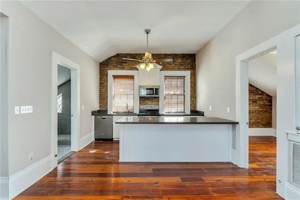 $1,950 | 1117 Bourbon Street, Unit 2, New Orleans, LA 70116