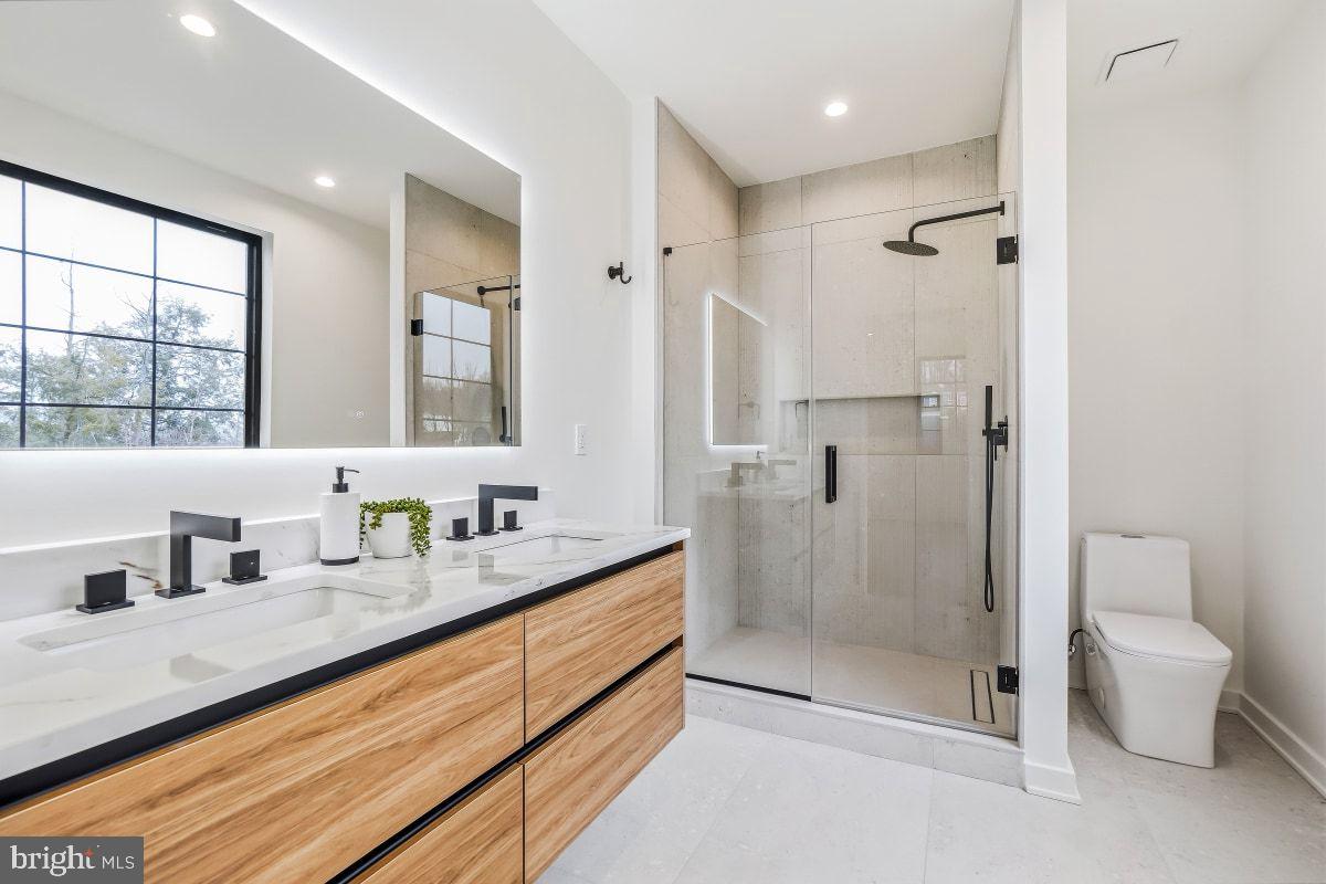 3554 T Street Northwest Washington, DC 20007 - Photo 33 of 54 Bath 3 w/ double European vanity and Italian tile