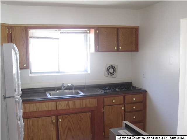 28 Birch Road Staten Island, NY 10303 - Photo 7 of 14 Additional Photo