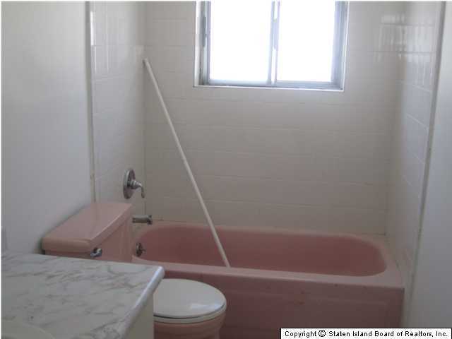 28 Birch Road Staten Island, NY 10303 - Photo 8 of 14 Additional Photo