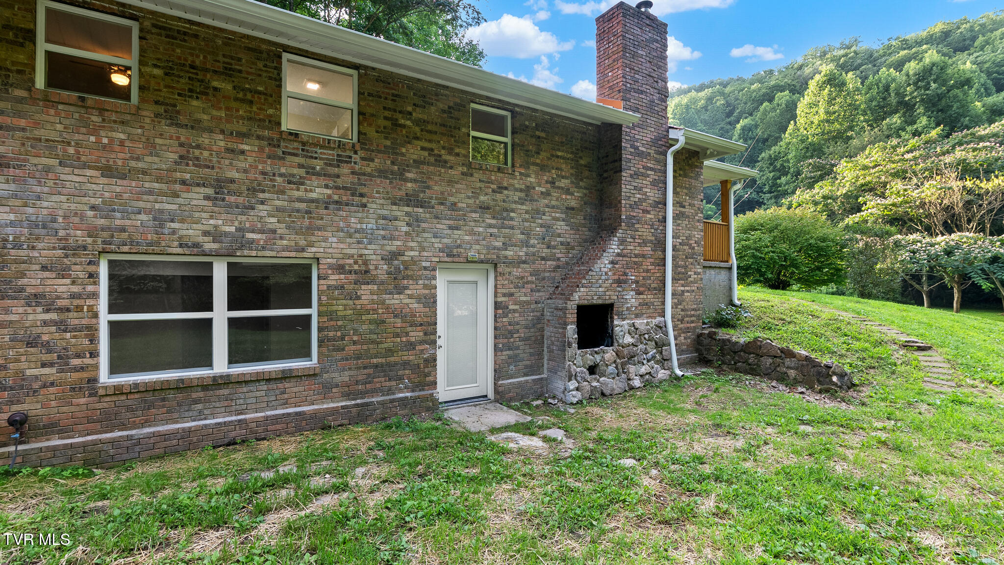 129 Johnson Road Rogersville, TN 37857 - Photo 13 of 38 129 Johnson Rd-13