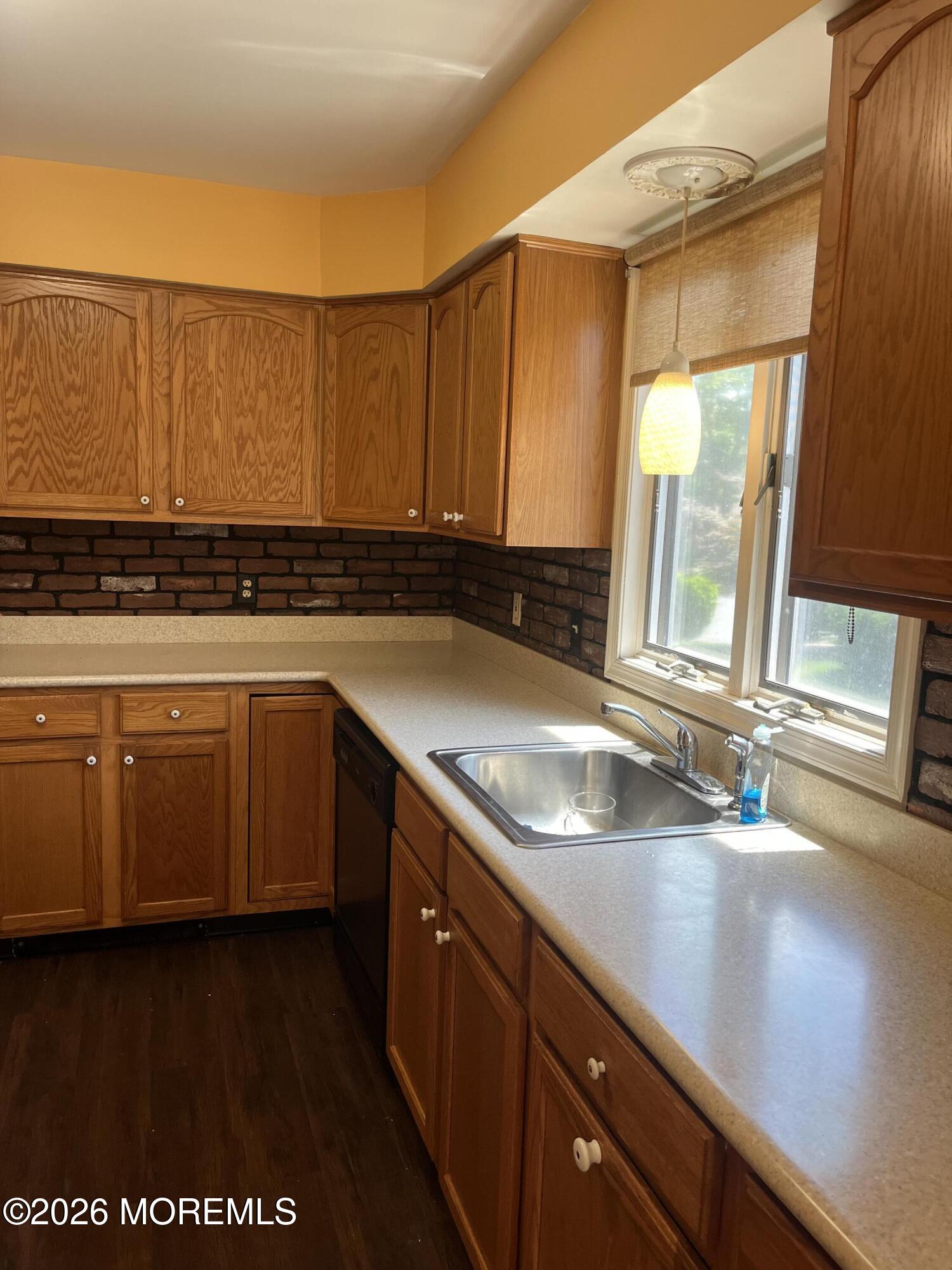 40 Sycamore Access Road, Unit 40 Manahawkin, NJ 08050 - Photo 7 of 27 Kitchen