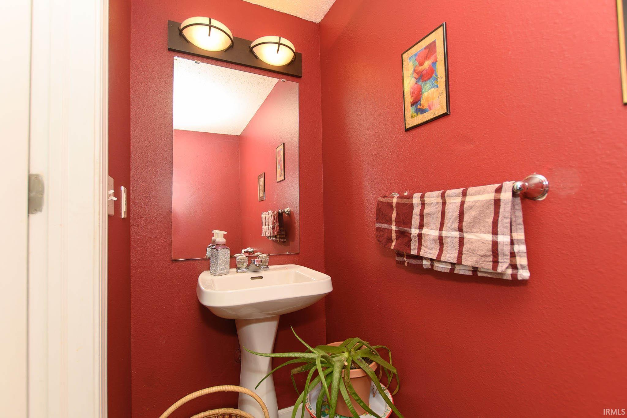 846 Springwater Road Kokomo, IN 46902 - Photo 17 of 34