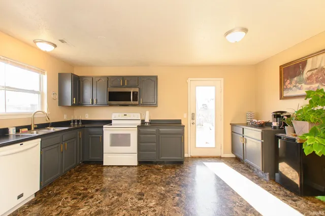 $299,900 | 846 Springwater Road, Kokomo, IN 46902