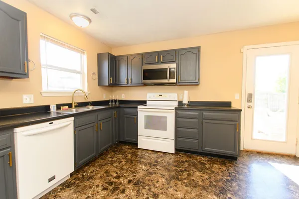 $284,900 | 846 Springwater Road, Kokomo, IN 46902