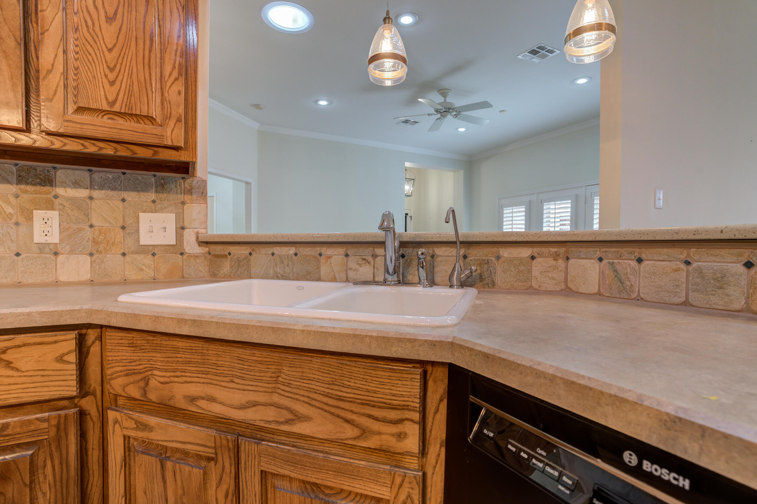 5813 110th Street Lubbock, TX 79424 - Photo 19 of 58 DSC07458_59_60_61_62