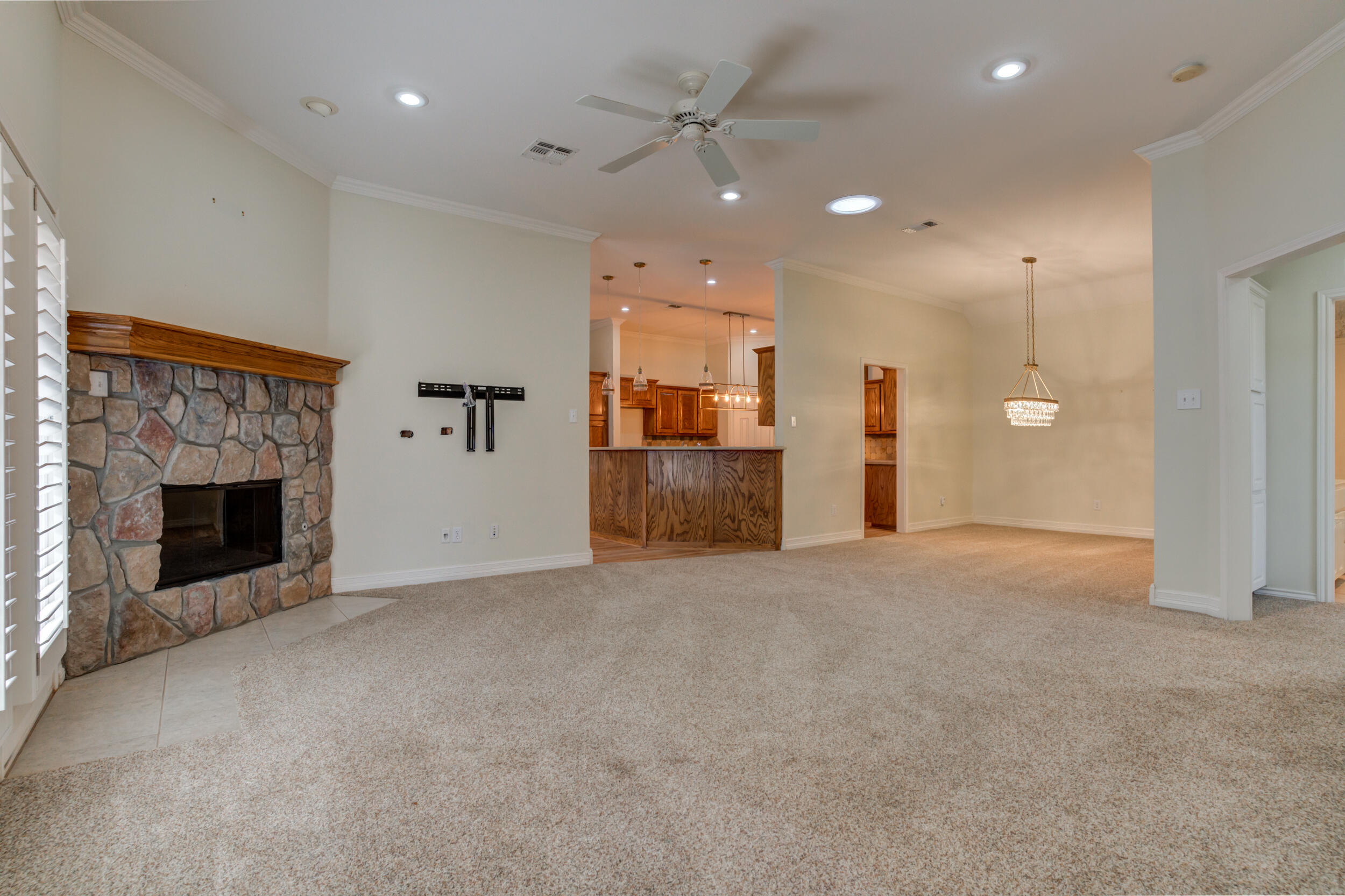 5813 110th Street Lubbock, TX 79424 - Photo 4 of 58 DSC07383_4_5_6_7