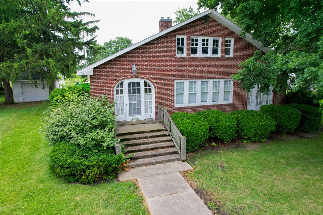 104 East North Street Ridge Farm, IL 61870 - Photo 2 of 36