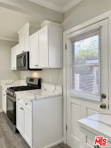 $2,275 | 604 East Windsor Road, Unit C, Glendale, CA 91205