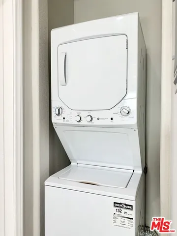 $2,295 | 604 East Windsor Road, Unit B, Glendale, CA 91205