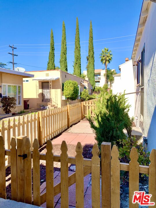 604 East Windsor Road, Unit C Glendale, CA 91205 - Photo 21 of 22