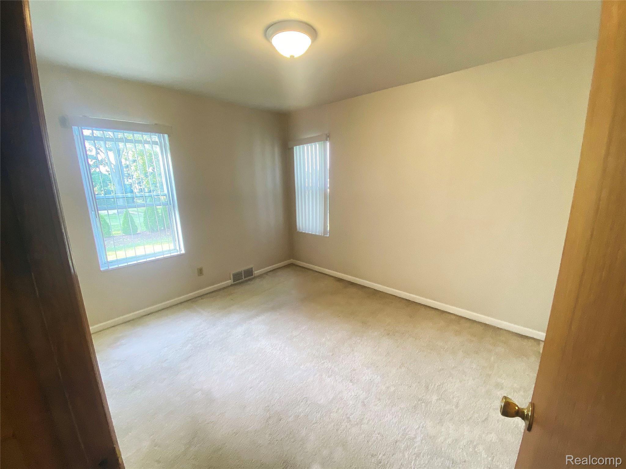 43341 Utica Road Sterling Heights, MI 48314 - Photo 9 of 18 10.JPG