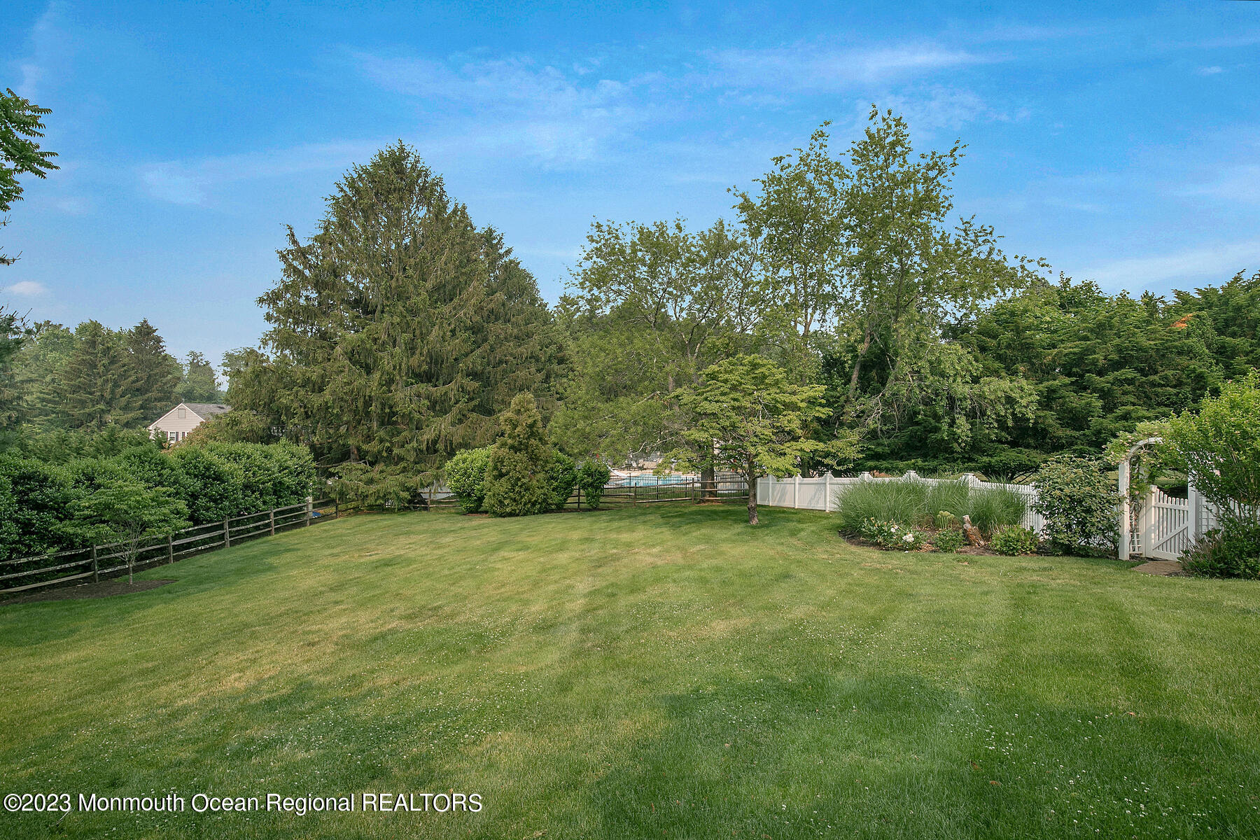 40 Woodhollow Road Colts Neck, NJ 07722 - Photo 4 of 57 1F8A7039-048-015-1800x1200