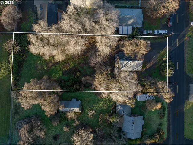 $285,000 | 2444 East 10th Street, The Dalles, OR 97058