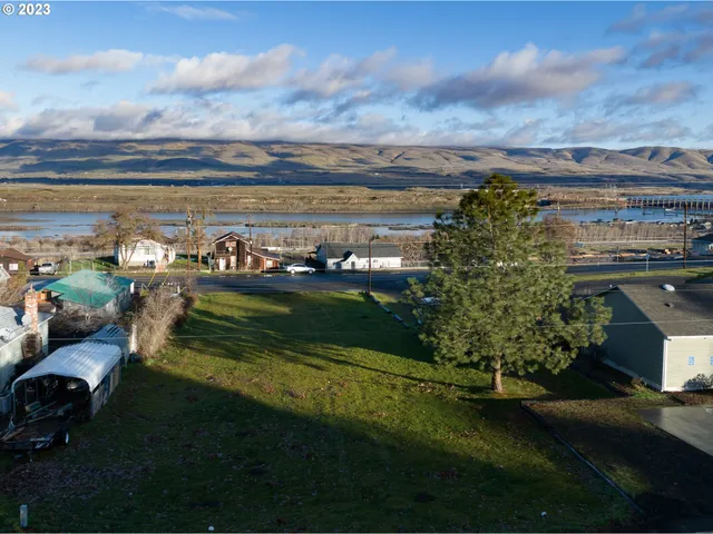 $285,000 | 2444 East 10th Street, The Dalles, OR 97058
