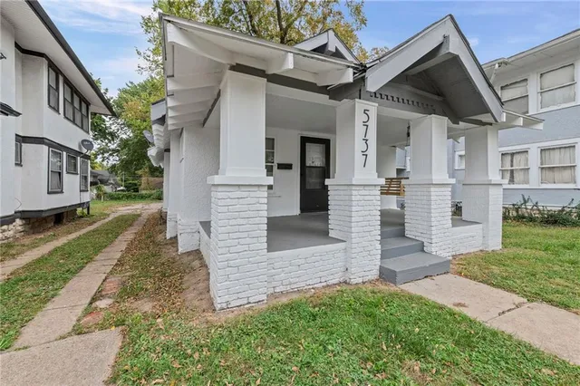 $150,000 | 5737 Virginia Avenue, Kansas City, MO 64110