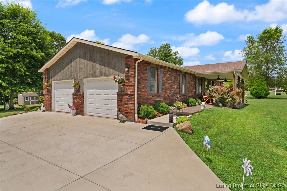 107 McClellan Way Salem, IN 47167 - Photo 3 of 34