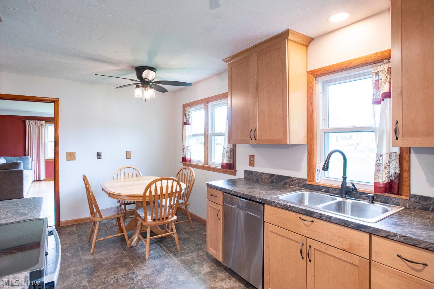 39112 Parsons Road Grafton, OH 44044 - Photo 10 of 32