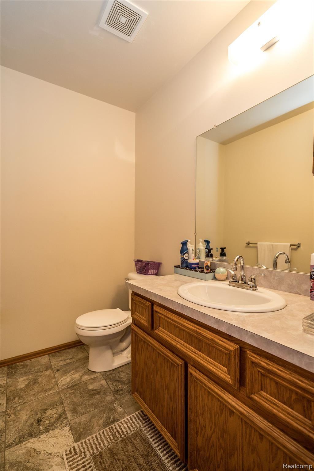17931 Rocco Drive Macomb, MI 48044 - Photo 38 of 77 DSC05184.jpg