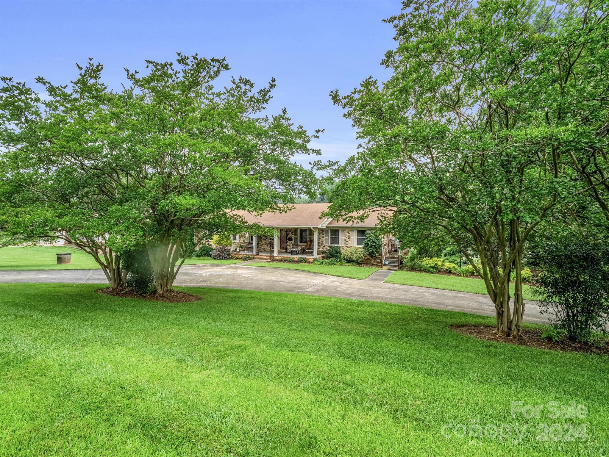 1140 Ratchford Road Dallas, NC 28034 - Photo 1 of 37 Gallery Image 1