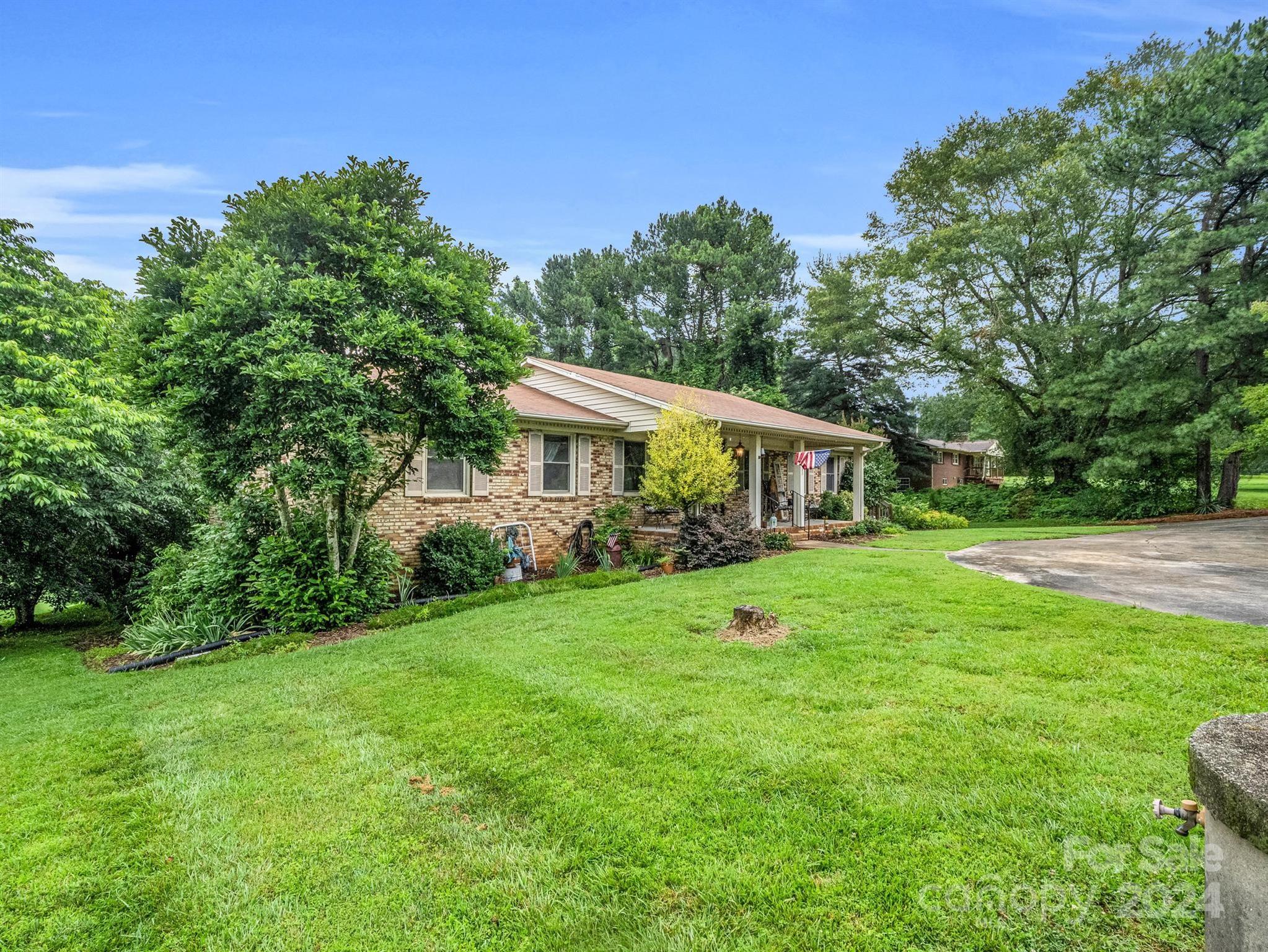 1140 Ratchford Road Dallas, NC 28034 - Photo 2 of 37 Gallery Image 2
