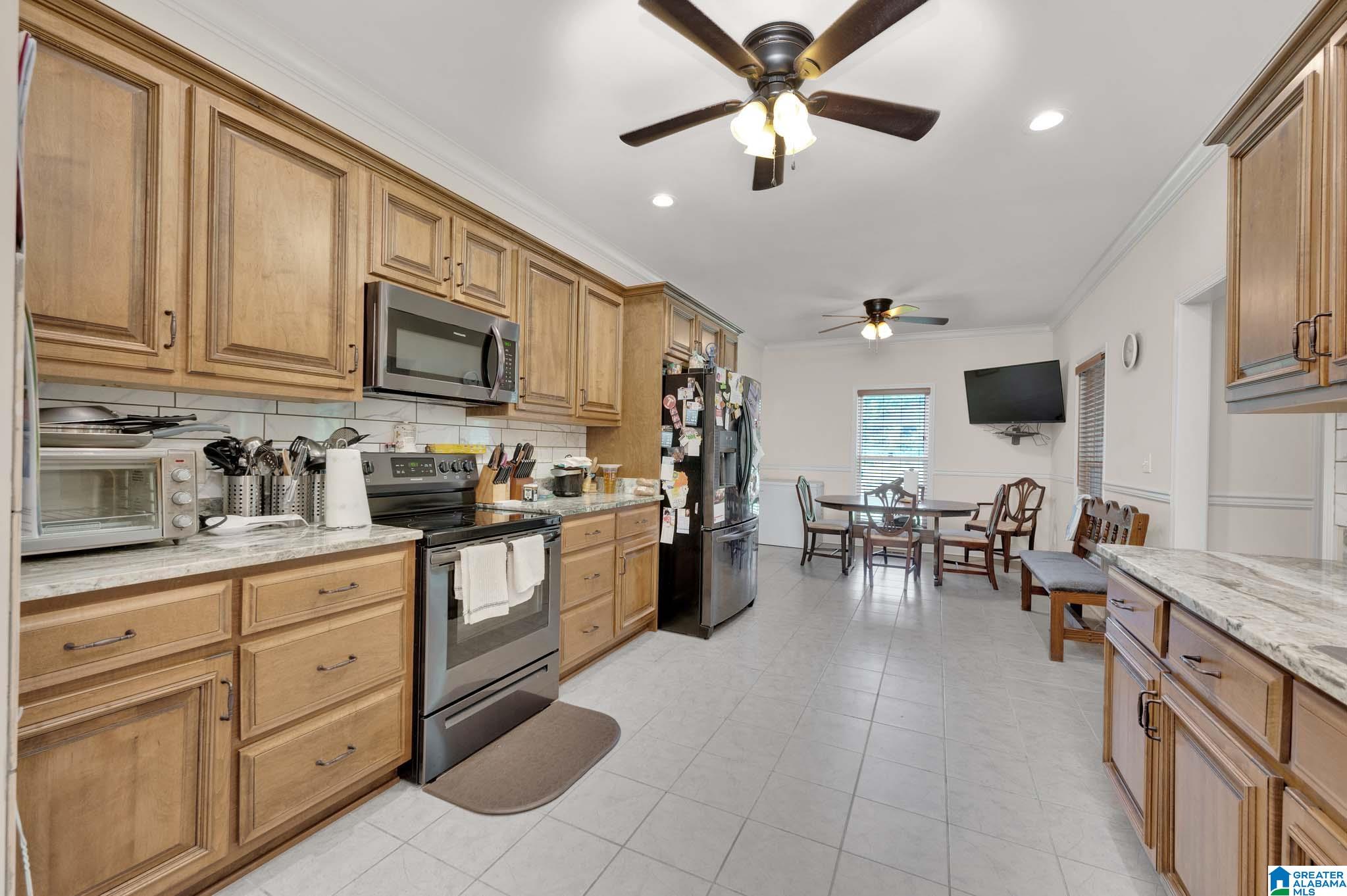 209 Hudson Avenue Oneonta, AL 35121 - Photo 12 of 29
