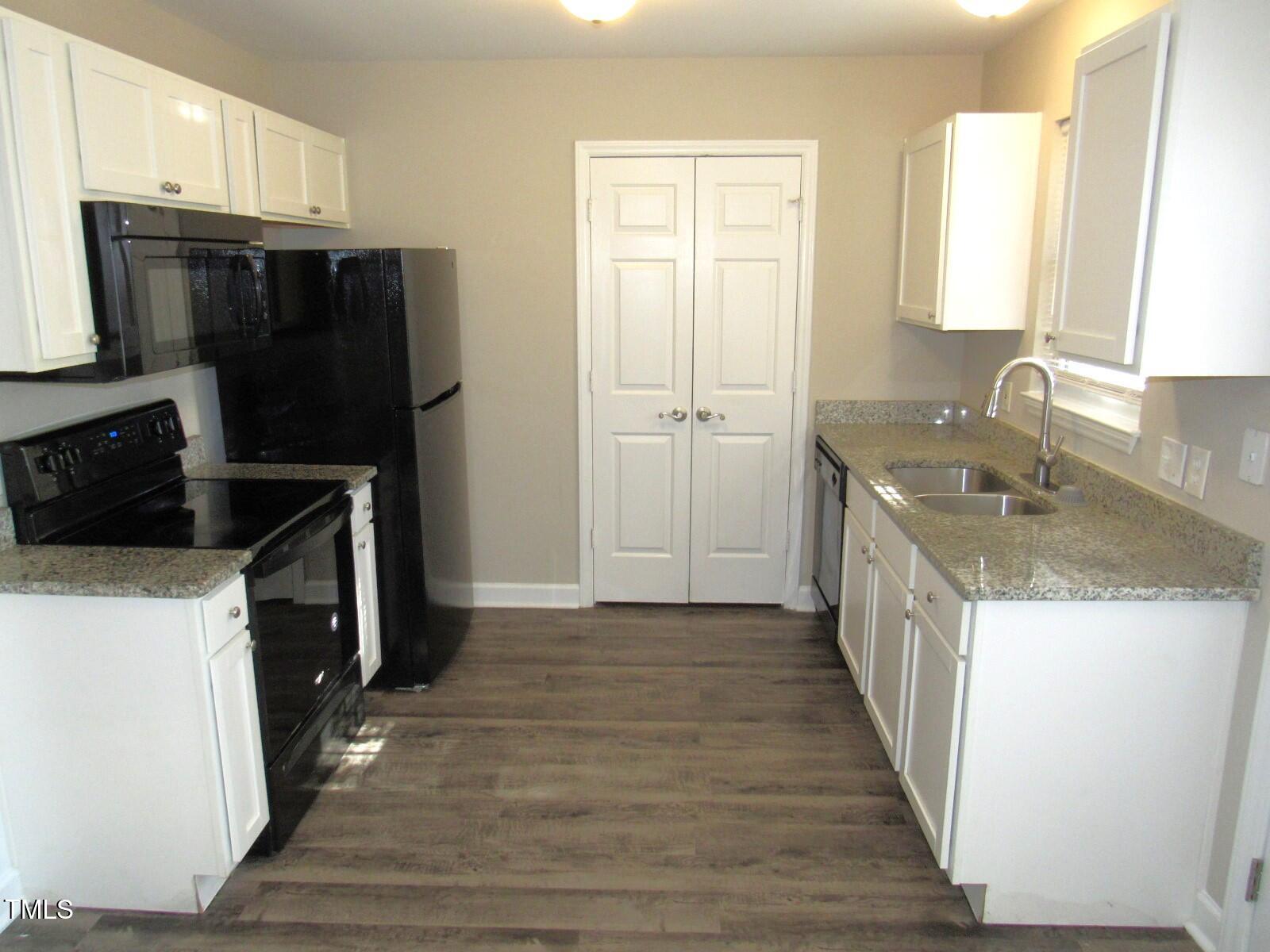 1313 Swingline Way Raleigh, NC 27610 - Photo 4 of 26 Kitchen