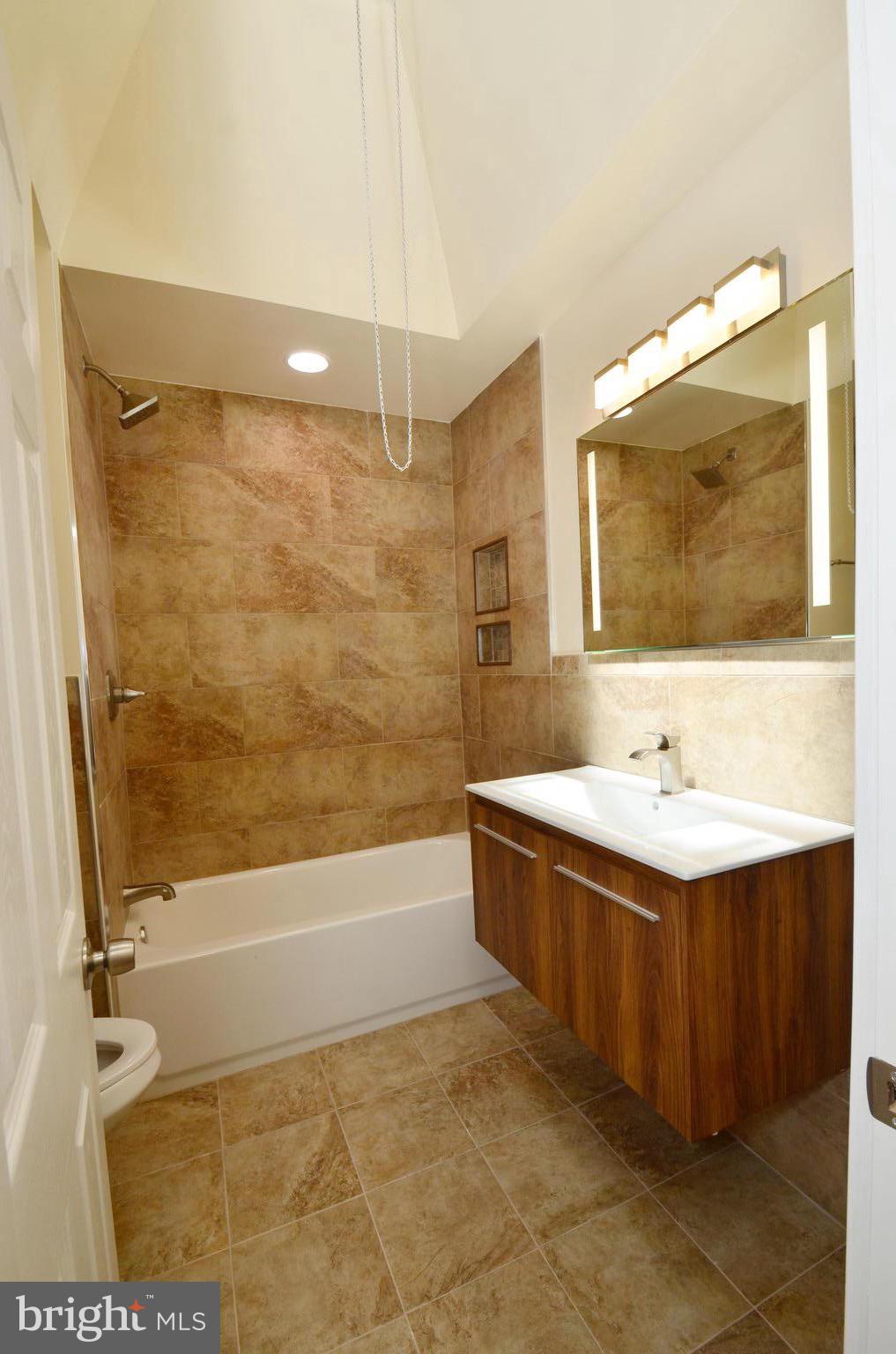 5780 Haddington Lane Philadelphia, PA 19131 - Photo 13 of 36