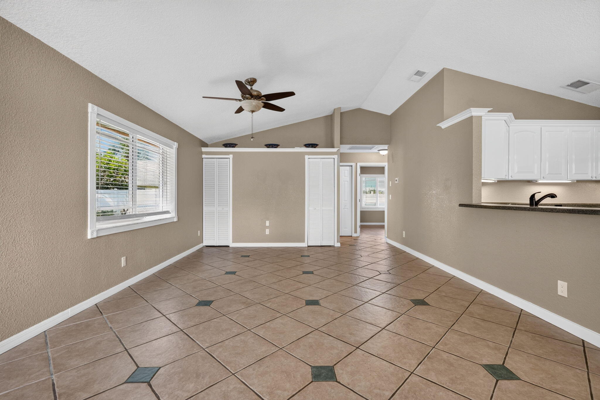 166 Raintree Trail Jupiter, FL 33458 - Photo 7 of 41 Living