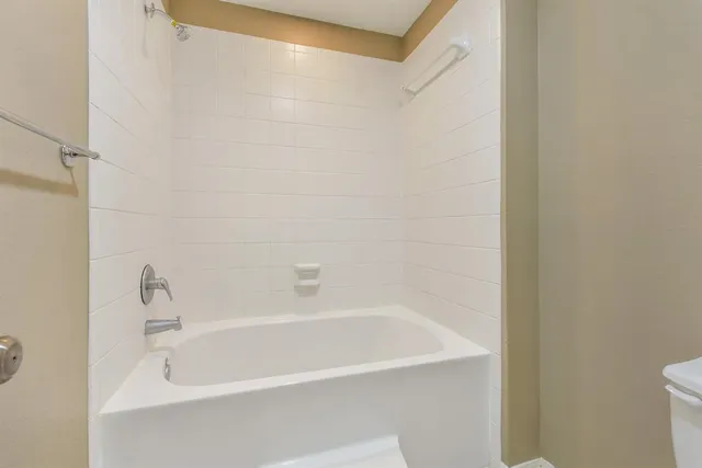 $2,000 | 80 Scarlet Woods Court, The Woodlands, TX 77380