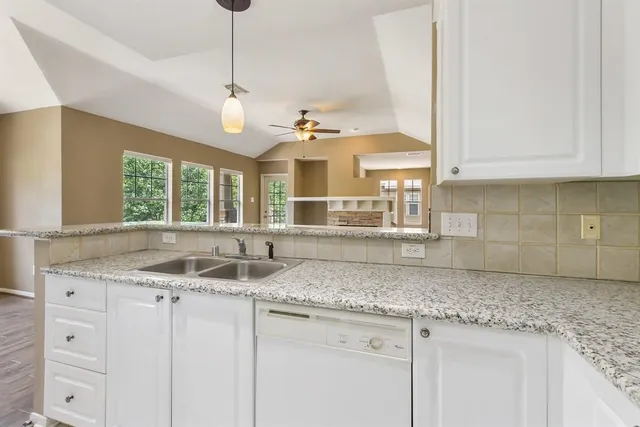 $2,000 | 80 Scarlet Woods Court, The Woodlands, TX 77380