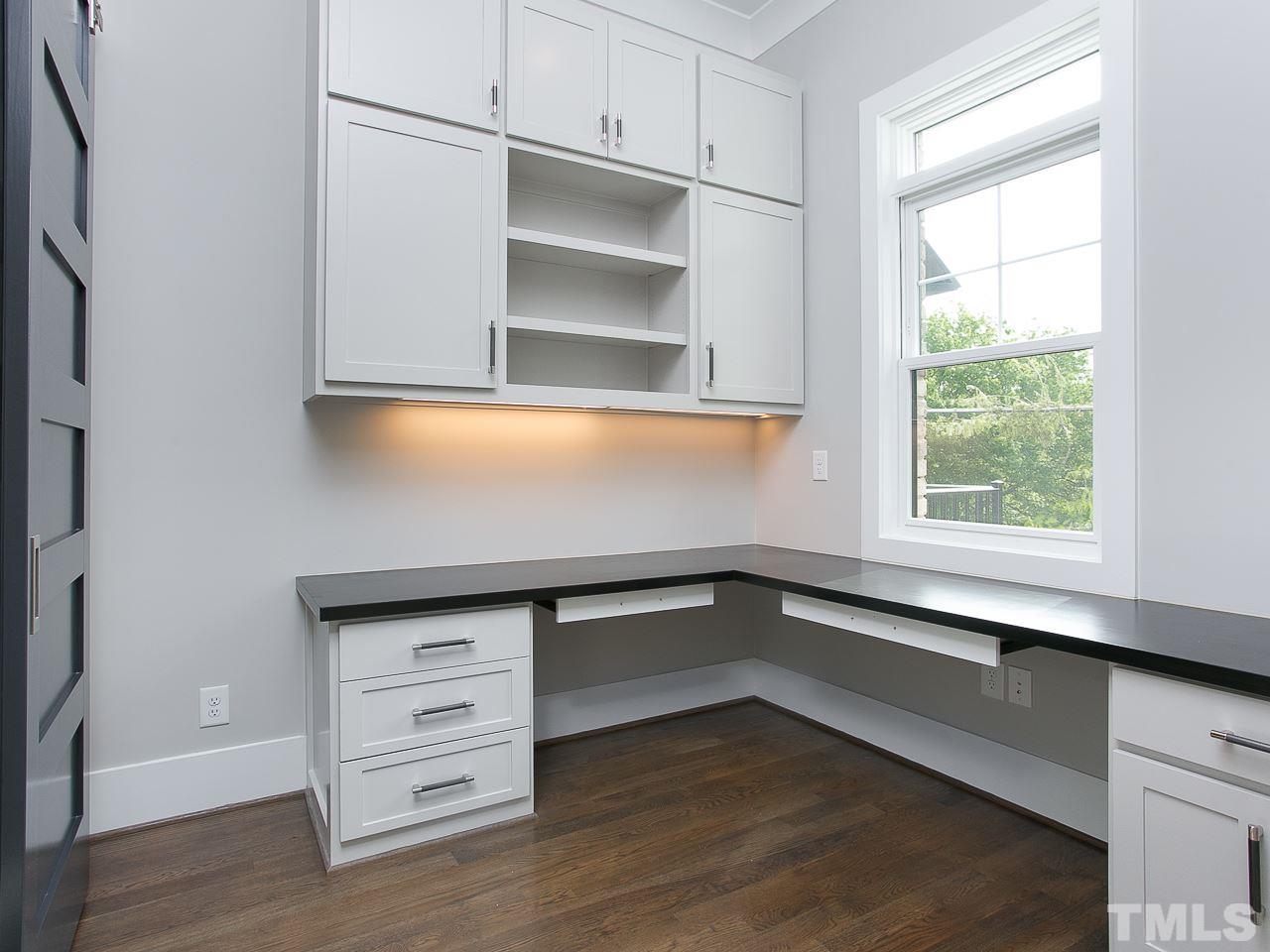 2101 Cameron Manor Lane, Unit 111 Raleigh, NC 27605 - Photo 13 of 30