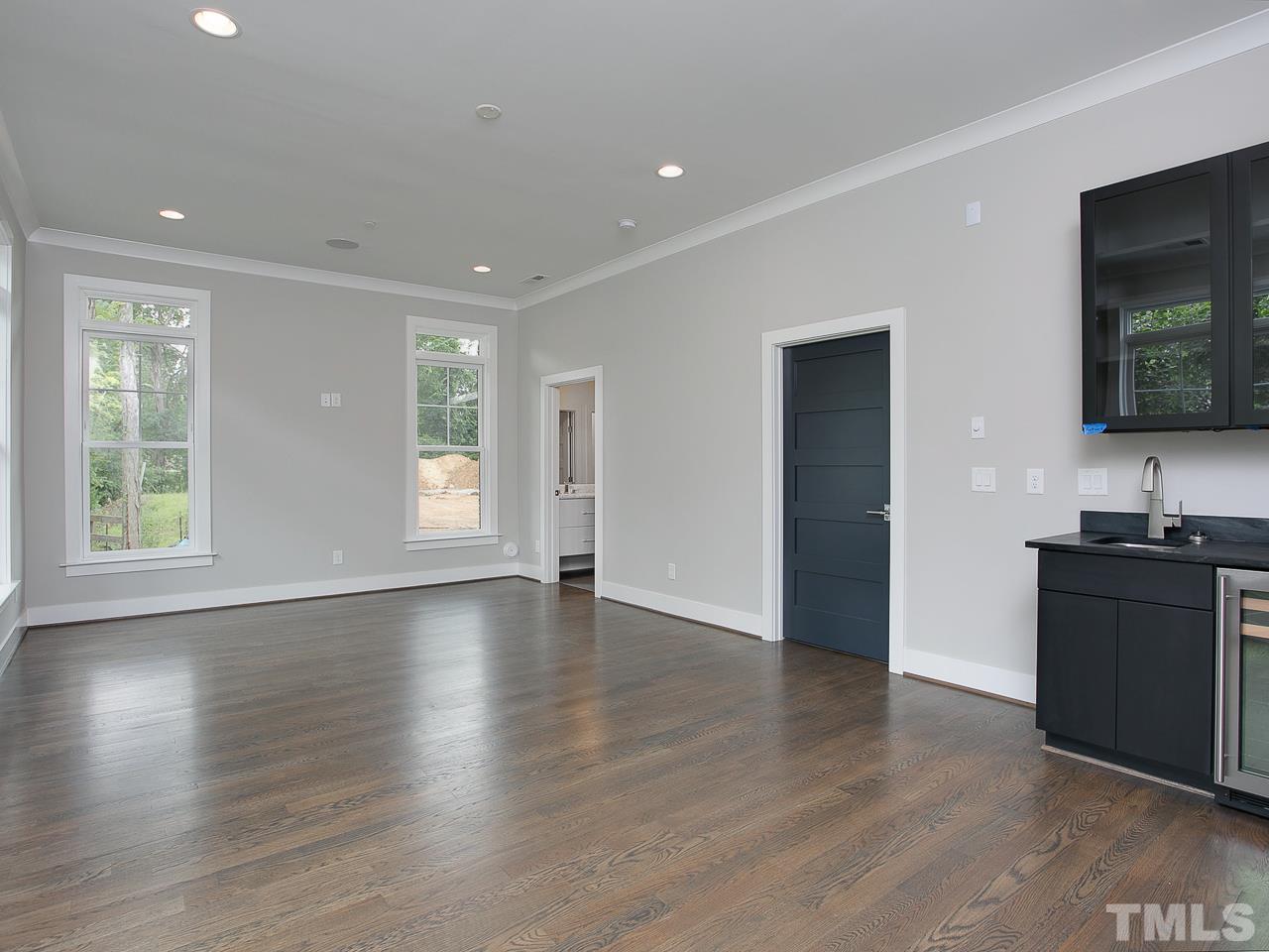 2101 Cameron Manor Lane, Unit 111 Raleigh, NC 27605 - Photo 3 of 30