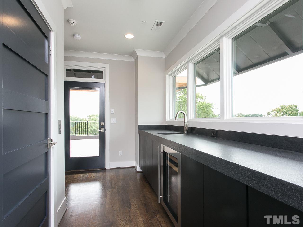 2101 Cameron Manor Lane, Unit 111 Raleigh, NC 27605 - Photo 24 of 30