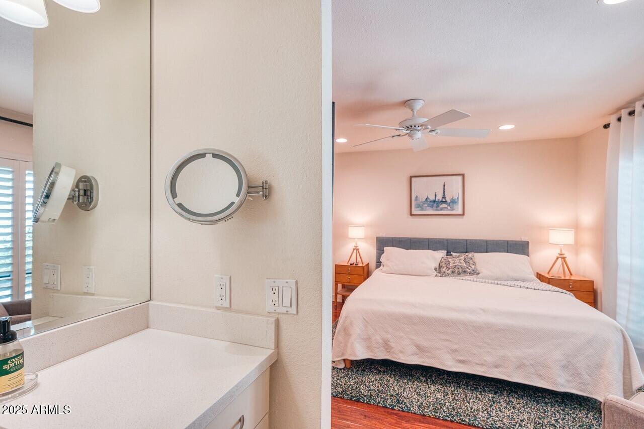 5221 North 24th Street, Unit 102 Phoenix, AZ 85016 - Photo 11 of 19 King Bed