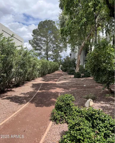 $1,995 | 5221 North 24th Street, Unit 102, Phoenix, AZ 85016