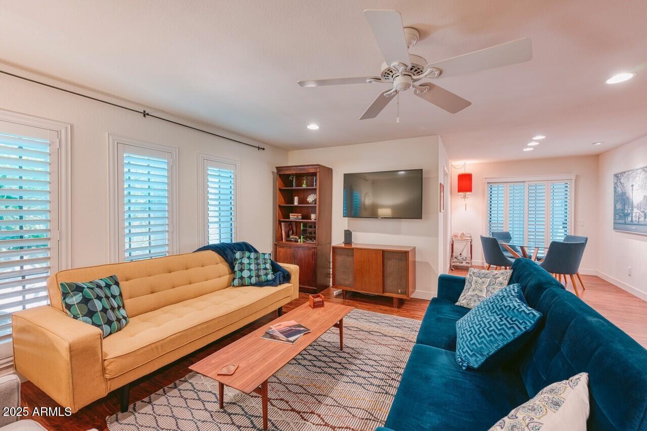 5221 North 24th Street, Unit 102 Phoenix, AZ 85016 - Photo 3 of 19 Convertible Sofas