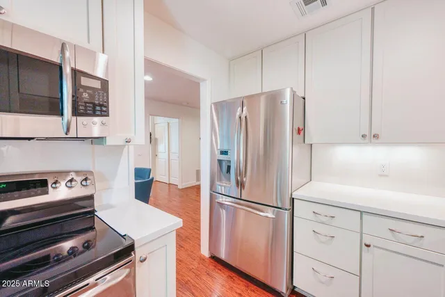 $1,995 | 5221 North 24th Street, Unit 102, Phoenix, AZ 85016