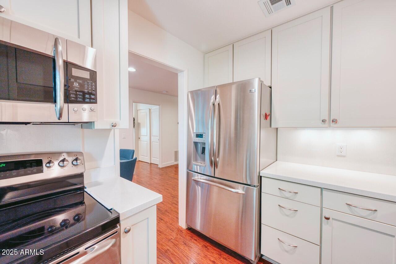 5221 North 24th Street, Unit 102 Phoenix, AZ 85016 - Photo 8 of 19 Kitchen View to Dining Space