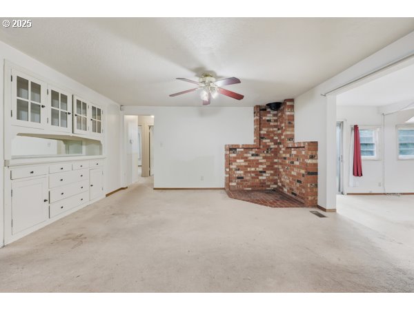 141 Northeast 188th Avenue Gresham, OR 97230 - Photo 14 of 31 Dining Area