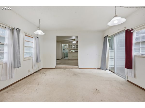 141 Northeast 188th Avenue Gresham, OR 97230 - Photo 15 of 31 Family Room