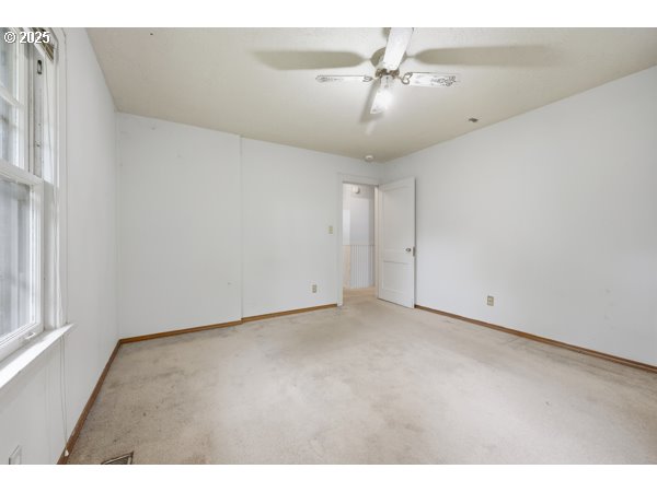 141 Northeast 188th Avenue Gresham, OR 97230 - Photo 20 of 31 Bedroom