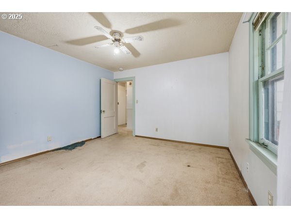 141 Northeast 188th Avenue Gresham, OR 97230 - Photo 22 of 31 Bedroom