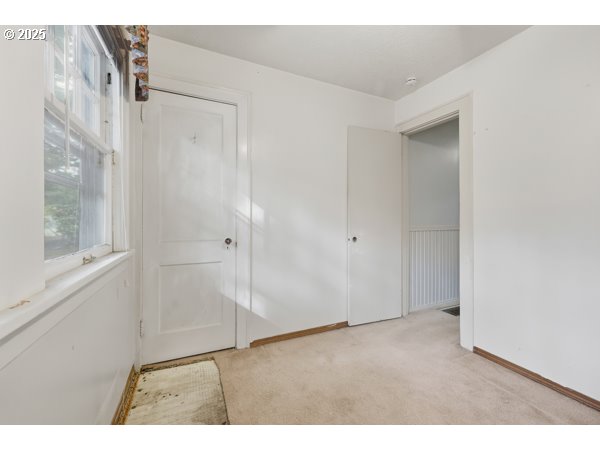 141 Northeast 188th Avenue Gresham, OR 97230 - Photo 24 of 31 Bedroom