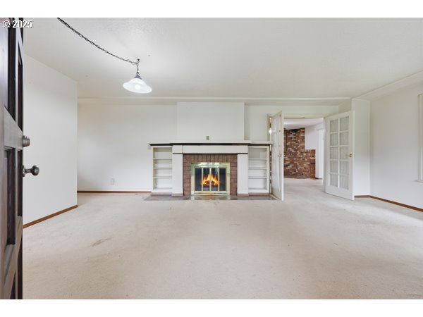 141 Northeast 188th Avenue Gresham, OR 97230 - Photo 9 of 31 Living Room