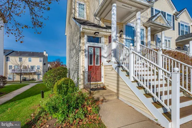 $340,000 | 1683 Fallowfield Court, Crofton, MD 21114