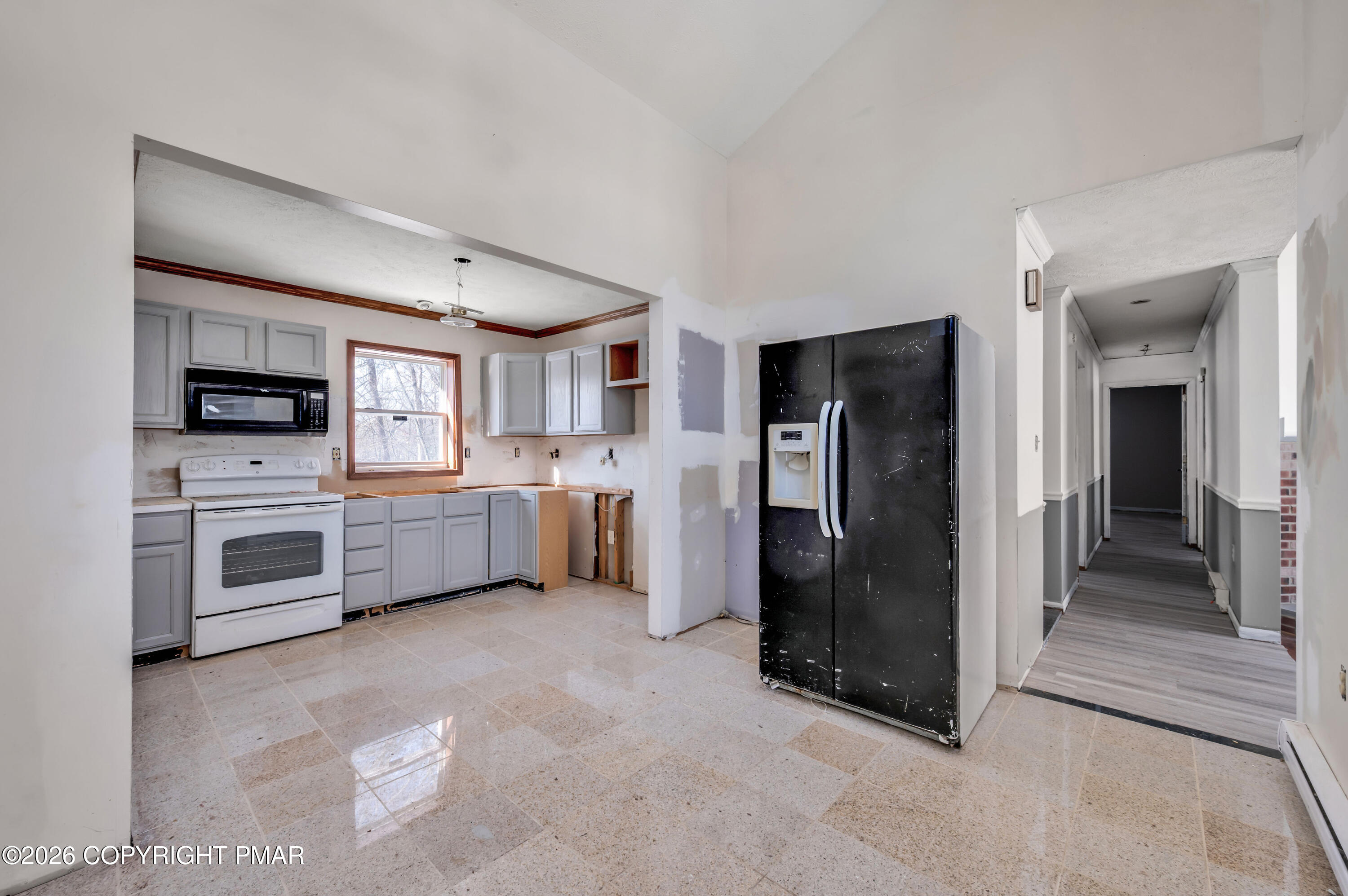 2110 Owl Pass Road Bushkill, PA 18324 - Photo 6 of 19 CHR_2059