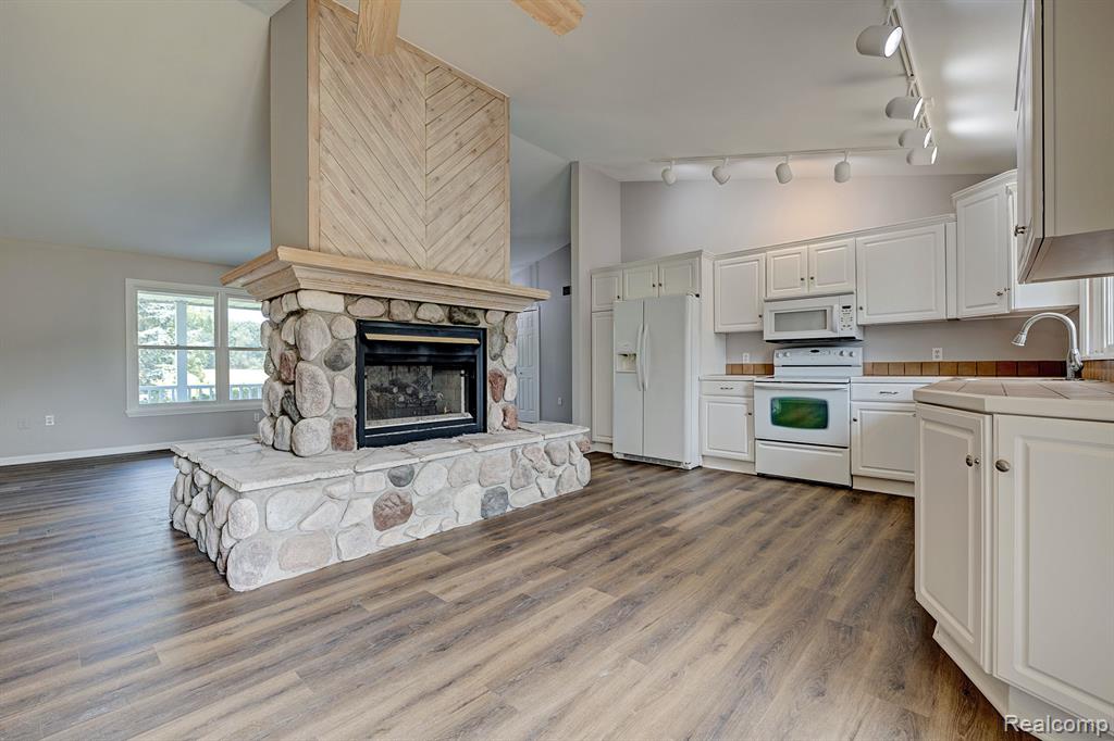 1676 Greenwood Road Lapeer, MI 48446 - Photo 10 of 41 Gallery Image 10